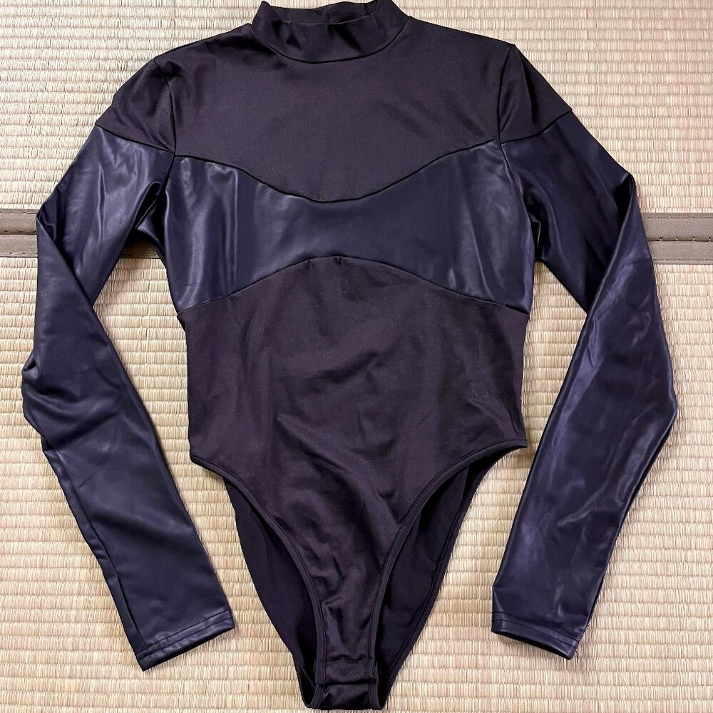 🖤 Faux Leather Paneled Long Sleeve Bodysuit - Black